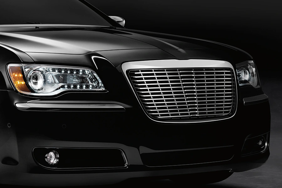 D'Automotive Grille: Wou Design Identitéit meets Engineering Präzisioun